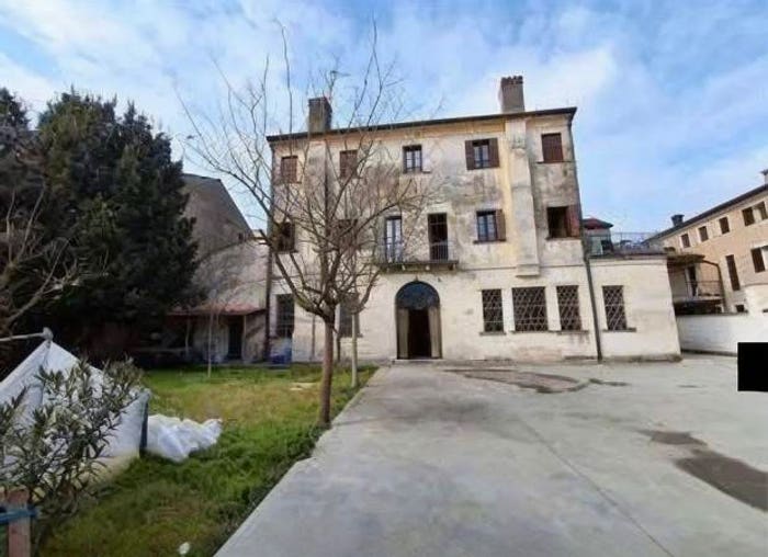 Casa con 6 locali in vendita in Via S Rocco, Centro, Badia Polesine