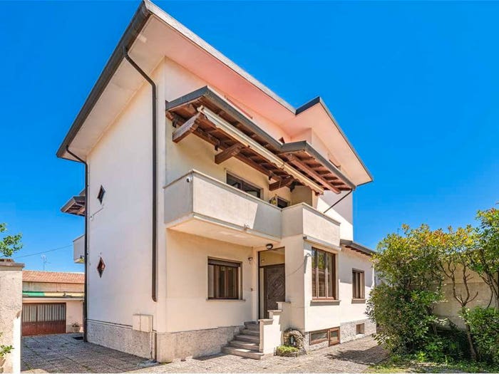 Appartamento quadrilocale in vendita in Via Vincenzo Bellini, Centro, Lentate sul Seveso