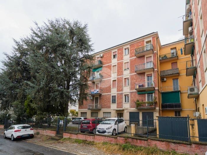 Appartamento quadrilocale in vendita in Via Caraton, Casteldebole, Bologna