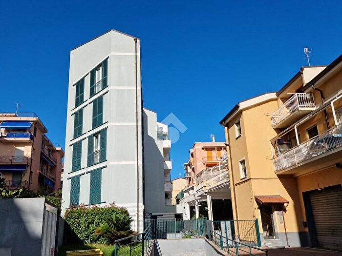 Appartamento bilocale in vendita in Via Giuseppe Verdi, Centro, Loano
