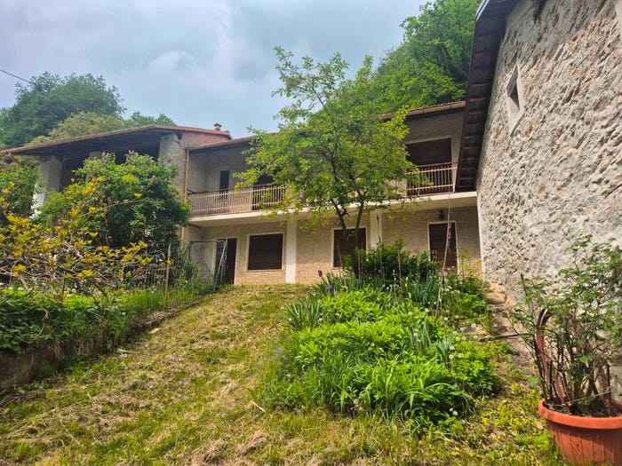 Casa con 5 locali in vendita in Frazione Tanara, Rittana