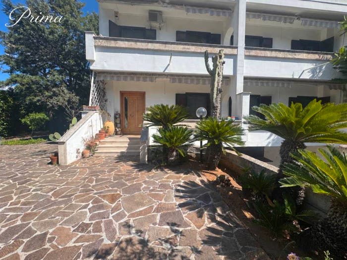 Casa con 6 locali in vendita in Via Massari, Poligono Via San Cesario, Lecce