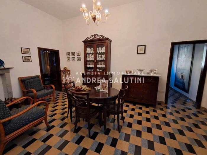 Appartamento con 5 locali in vendita in Via Roma, Centro, Buti