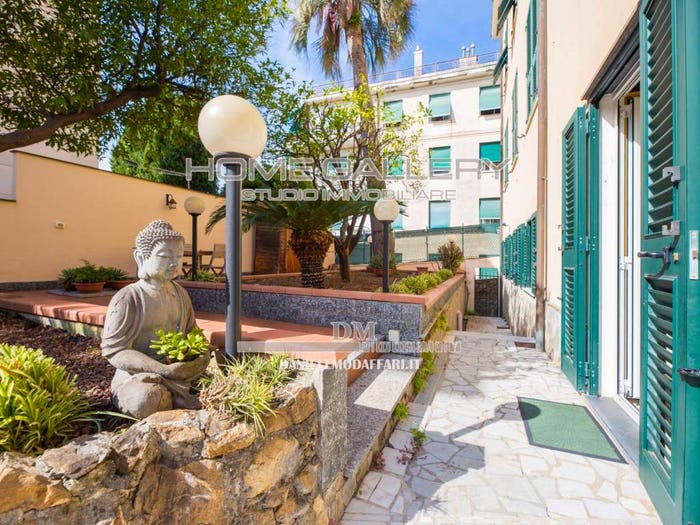 Appartamento quadrilocale in vendita in Via Lucchi, Nervi, Genova