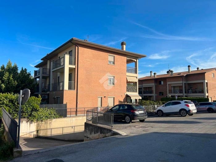 Appartamento trilocale in vendita in Str Rovere, Montebello, Perugia