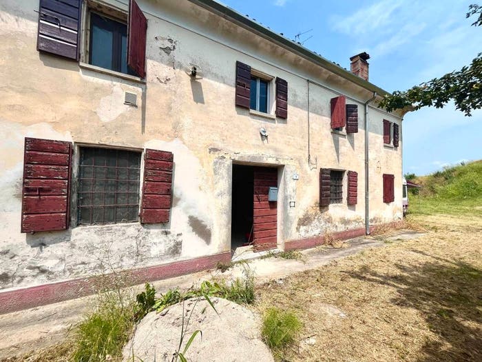 Casa con 6 locali in vendita in Via Argine Secchia Bondanello, Moglia