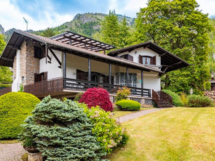 Casa con 6 locali in vendita in Via Belvedere, Centro, Castione della Presolana