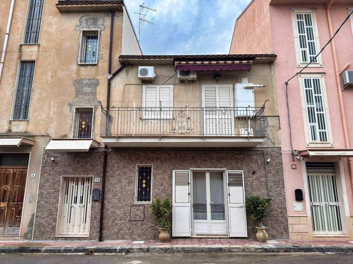 Casa con 6 locali in vendita in Campobello di Licata