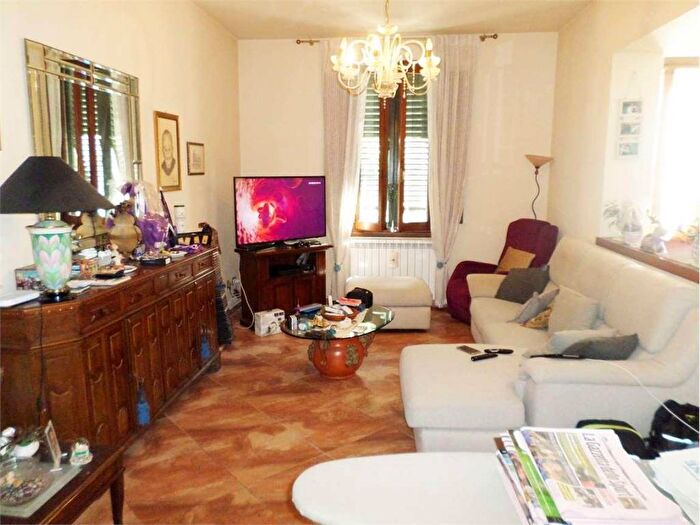 Casa con 6 locali in vendita in Centro, Monsummano Terme