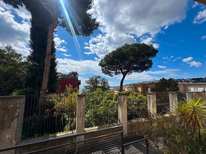 Appartamento con 5 locali in vendita in Via del Parco Grifeo, Piazza Amedeo Parco Margherita, Napoli
