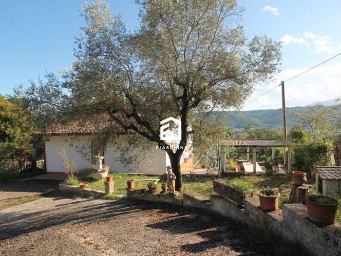 Casa con 6 locali in vendita in Vocabolo Cipresso, Giove