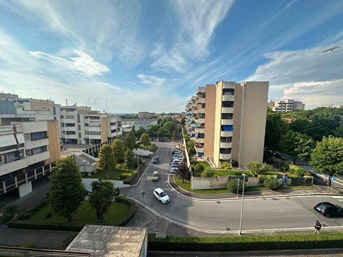 Appartamento quadrilocale in vendita in Via Tommaso Arcidiacono, Fonte Meravigliosa, Roma