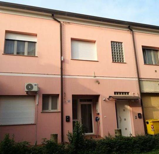 Appartamento trilocale in vendita in Piazza Giacomo Matteotti, Centro, Codigoro