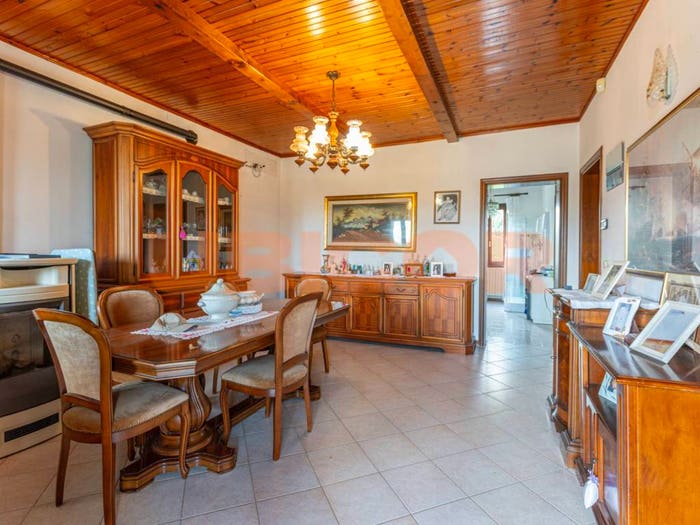 Casa con 6 locali in vendita in Centro, Cartura