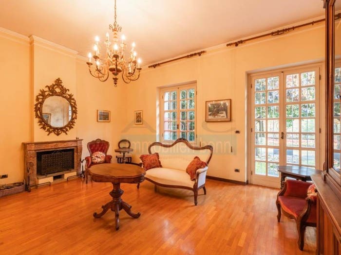 Casa con 6 locali in vendita in Località Vallarone, Corso Alba Variglie, Asti