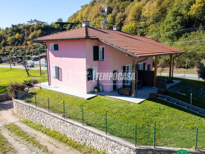 Casa trilocale in vendita in Via per Nebbiuno b, Centro, Massino Visconti
