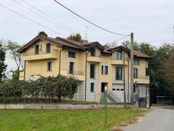 Appartamento trilocale in vendita in Via Tremoncino, Cassago Brianza