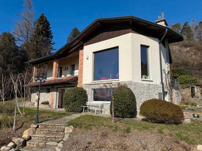 Casa con 5 locali in vendita in Via Luigi Cadorna, Centro, Montegrino Valtravaglia