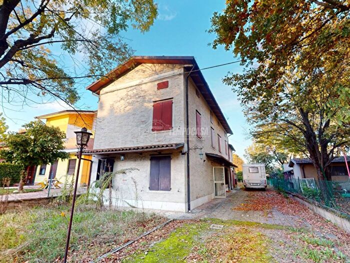 Casa con 6 locali in vendita in Via Muzzioli, Centro, Ravarino