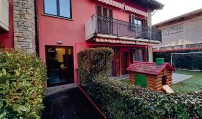 Appartamento trilocale in vendita in Via Nesa, Centro, Alzano Lombardo