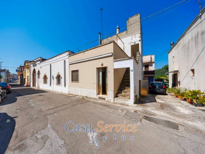 Casa bilocale in vendita in Via Vittorio Alfieri, Supersano