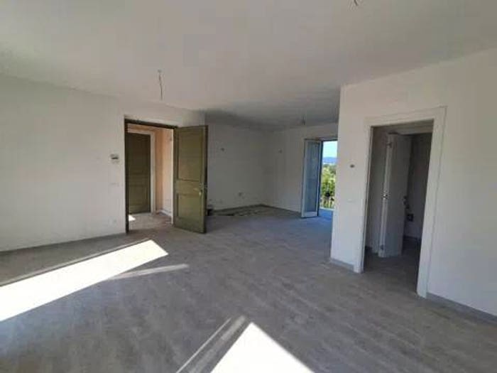 Appartamento con 5 locali in vendita in Via Cavaiola, Fontia Fossola Fossone, Carrara