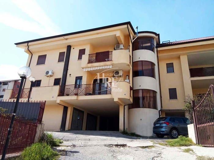Appartamento trilocale in vendita in Via San Francesco di Paola, Marano Principato