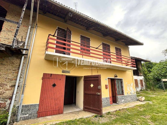 Casa con 5 locali in vendita in Via Roma, Centro, Magnano