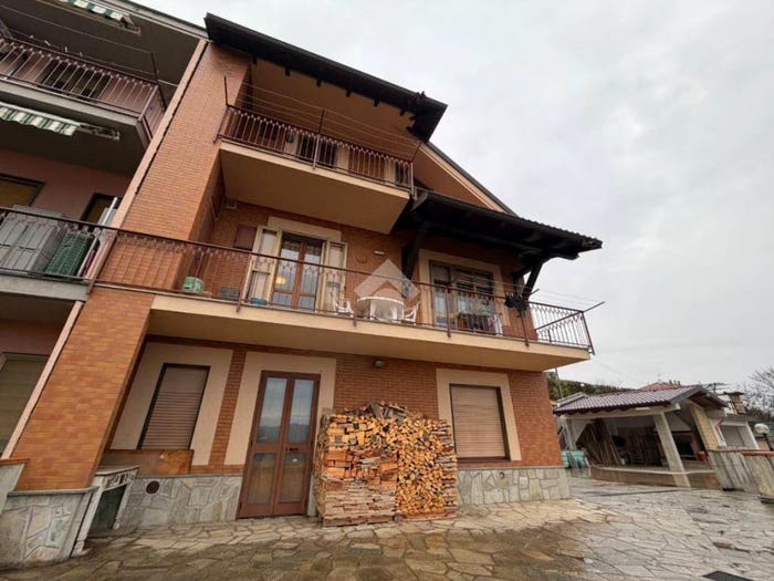 Casa con 6 locali in vendita in Strada Giardina, Casalborgone