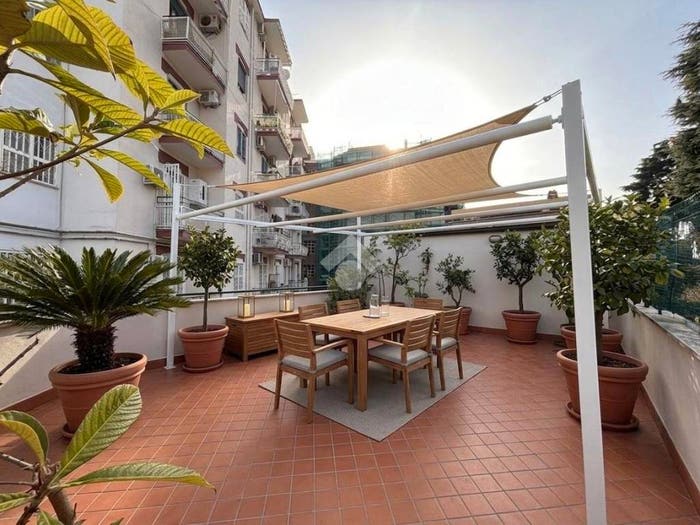 Appartamento quadrilocale in vendita in Viale Colli Aminei, Colli Aminei Capodimonte, Napoli