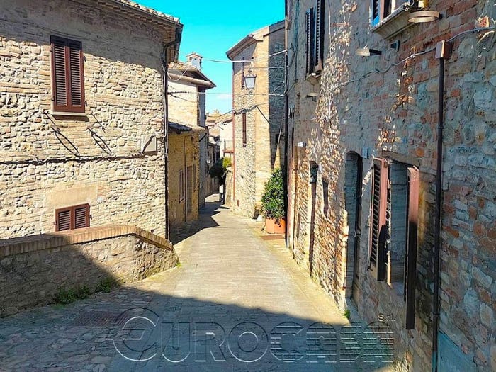 Casa quadrilocale in vendita in Via Roma, Centro, Montone
