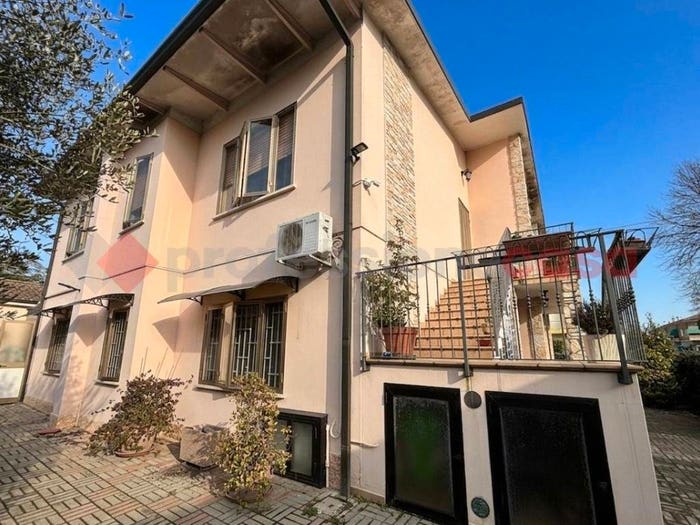 Casa con 6 locali in vendita in Via San Rocco, Lendinara