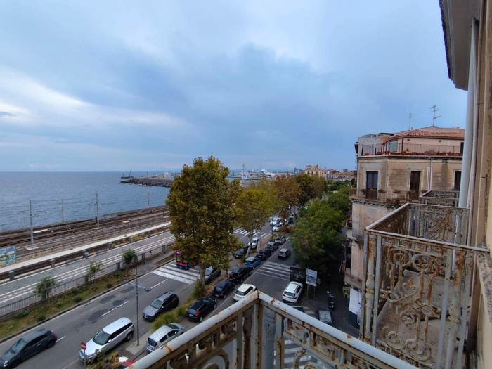 Appartamento con 6 locali in vendita in Via Antonino di Sangiuliano, Centro Storico, Catania