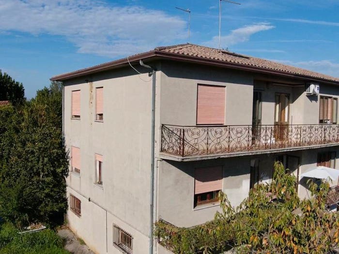 Casa quadrilocale in vendita in Via San Pietro Montagnon, Centro, Torreglia