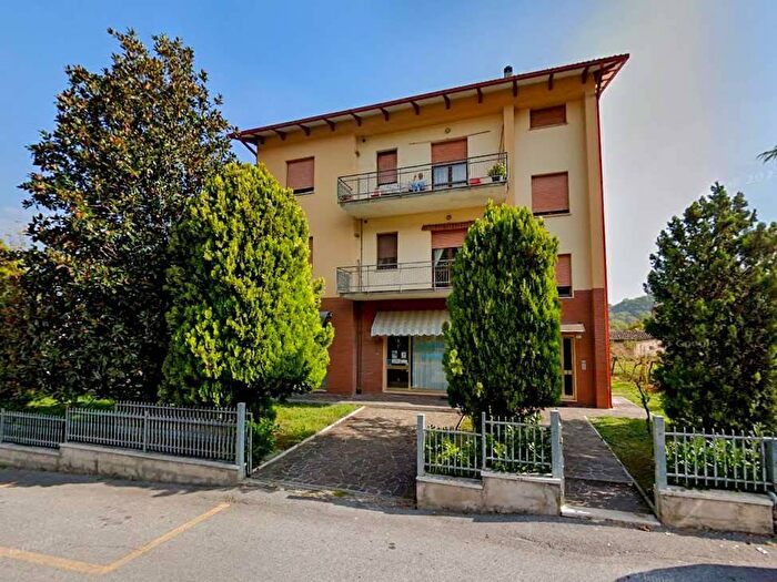 Appartamento con 5 locali in vendita in via Insorti Ungheresi, Centro, Acqualagna