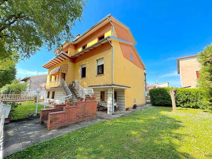 Casa con 6 locali in vendita in Centro, Poggio Rusco