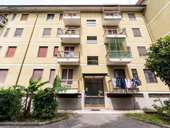 Appartamento quadrilocale in vendita in Via Cesare Battisti, Centro, Casalpusterlengo