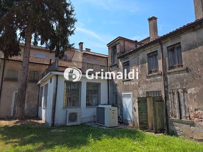 Casa con 6 locali in vendita in Via G Matteotti, Centro, Trecenta