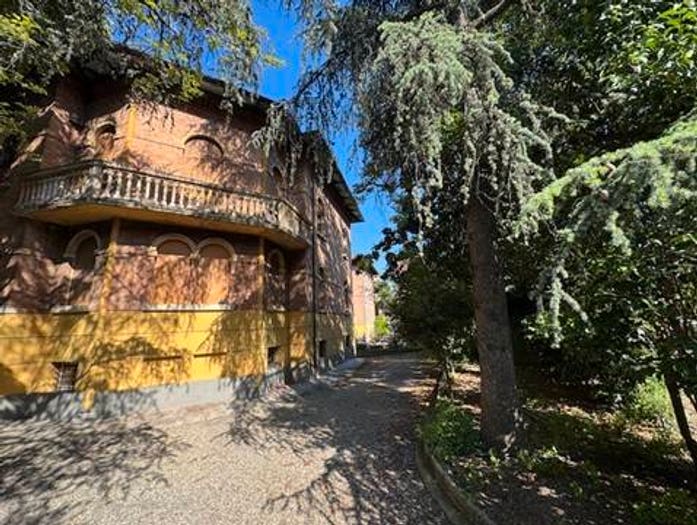 Casa con 6 locali in vendita in Via Arsenio Crespellani, Musicisti, Modena