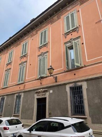 Appartamento trilocale in vendita in Via Giovanni Cadolini, Centro, Cremona