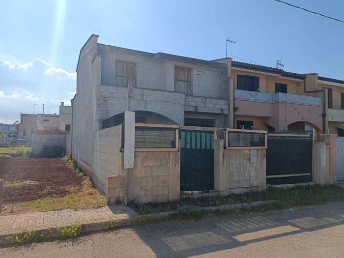 Casa quadrilocale in vendita in Via dei Cavatufi, PresicceAcquarica