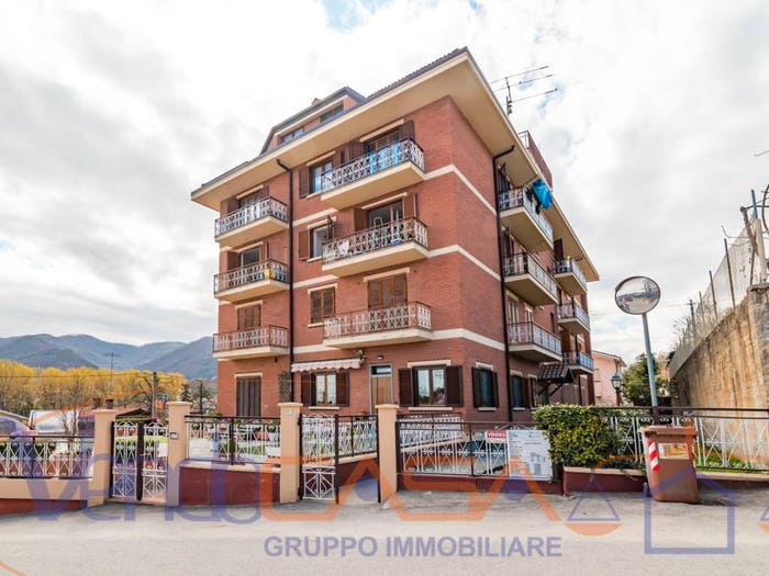 Casa trilocale in vendita in Via Picco Chiotti, Centro, Dronero