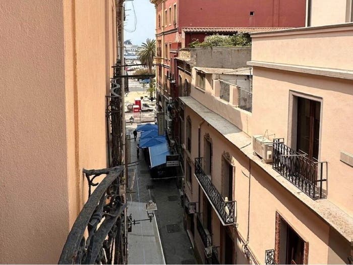 Appartamento con 6 locali in vendita in Via Barcellona, Marina, Cagliari