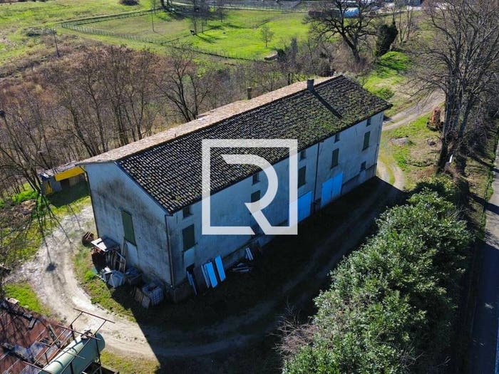 Casa con 6 locali in vendita in Centro, Meldola