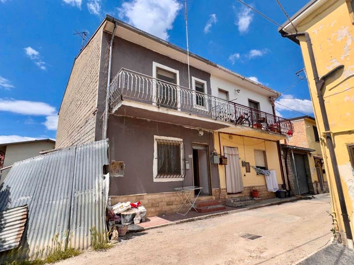 Appartamento trilocale in vendita in Via Isonzo, San Benedetto dei Marsi