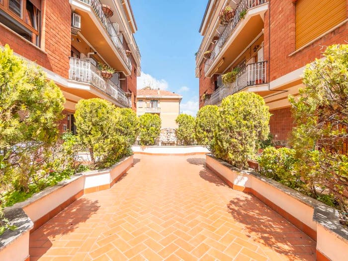 Appartamento quadrilocale in vendita in Via Arturo Reali, Centro, Marino