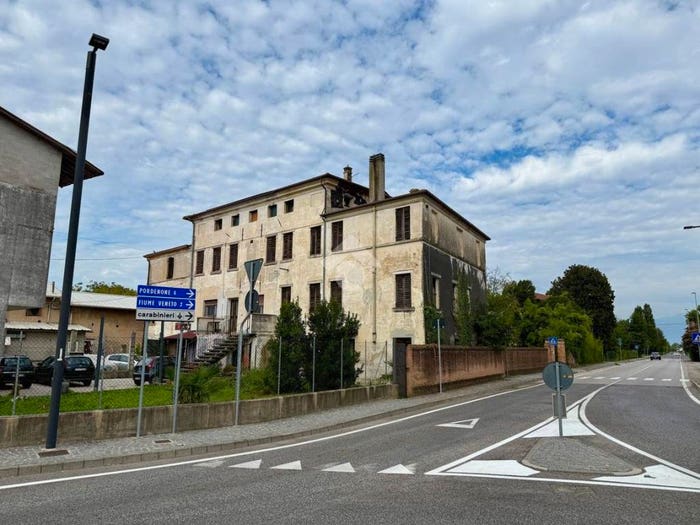 Casa quadrilocale in vendita in Piazza E Fermi, Centro, Fiume Veneto