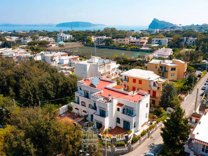Casa con 6 locali in vendita in Via dello Stadio, Centro, Ischia