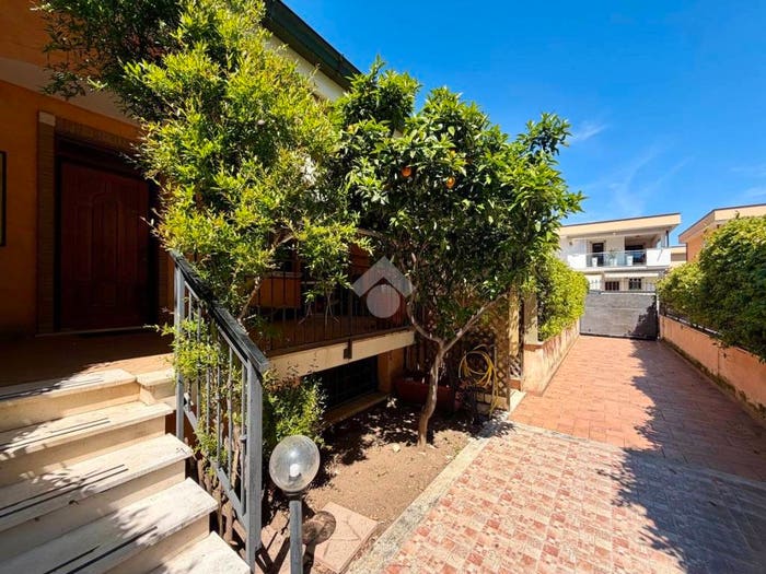 Casa quadrilocale in vendita in Via Galliera, Acilia, Roma