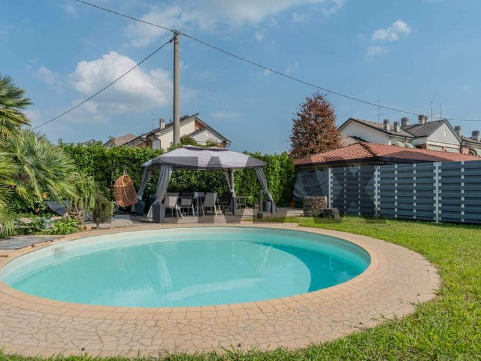 Appartamento quadrilocale in vendita in Via De Amicis, Suisio